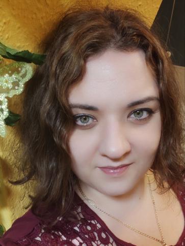 Niki, 39 éves esztergomi társkereső nő profil fotója Niki, 39 éves esztergomi társkereső nő profil fotója