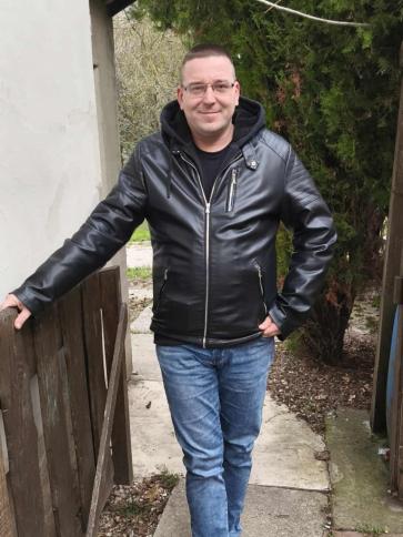 Dávid, 38 éves táti társkereső férfi profil fotója