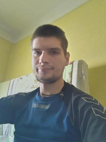 Tibor, 27 éves szigethalmi társkereső férfi profil fotója