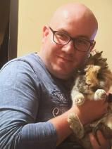 Sziasztok! Tomi vagyok. Fiatal komáromi párkereső lányokkal chatelnék.