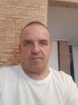 Sziasztok! István vagyok. Ingyenesen megismerhető romániai nőkkel randiznék.