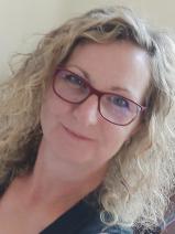 Sziasztok! Ilona vagyok. Online békéscsabai randizni vágyó férfiak jelöljetek kedvencnek.