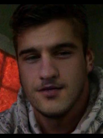 Dezső, 23 éves szolnoki társkereső férfi profil fotója