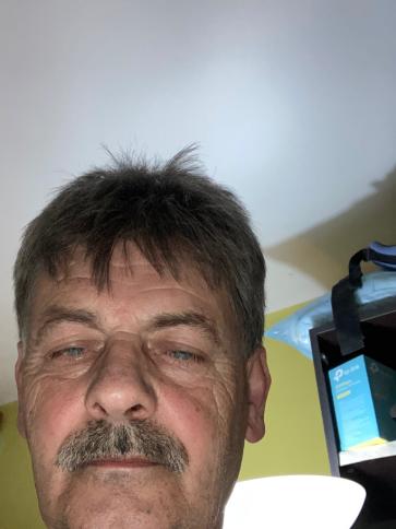 Tibor, 66 éves edvei társkereső férfi profil fotója