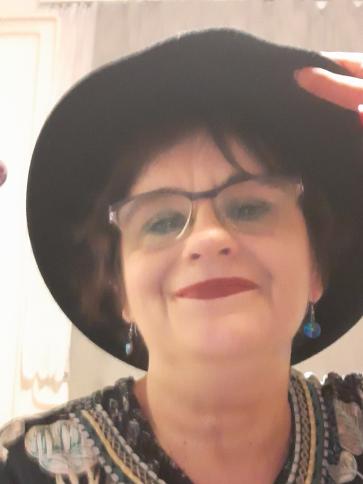 Csilla, 55 éves solymári társkereső nő profil fotója
