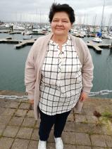 Sziasztok! Erzsebet vagyok. Komoly albániai társkereső férfiak jelentkezését várom.