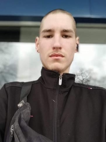 Sándor, 22 éves kiskunfélegyházi társkereső férfi profil fotója Sándor, 22 éves kiskunfélegyházi társkereső férfi profil fotója