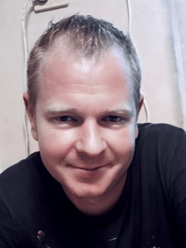 Dániel, 34 éves parasznyai társkereső férfi profil fotója