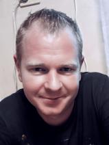 Sziasztok! Dániel vagyok. Komoly parasznyai párkereső nők jelentkezését várom.