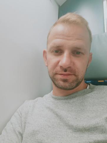 Péter, 31 éves abonyi társkereső férfi profil fotója
