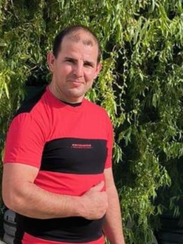 István, 34 éves sárosdi társkereső férfi profil fotója