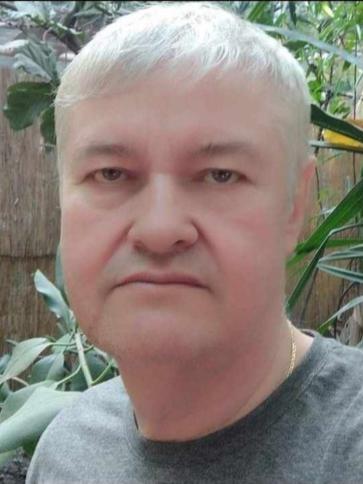 Zoli, 57 éves berettyóújfalui társkereső férfi profil fotója Zoli, 57 éves berettyóújfalui társkereső férfi profil fotója