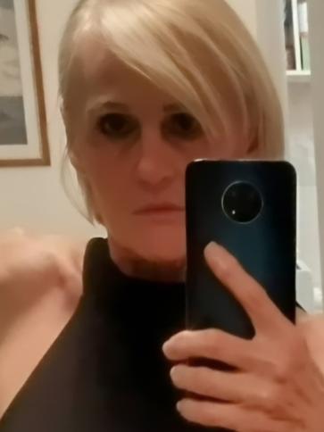 Mariann, 64 éves Budapest XXII. kerületi társkereső nő profil fotója