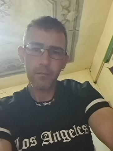 Tibor, 40 éves sándorfalvai társkereső férfi profil fotója