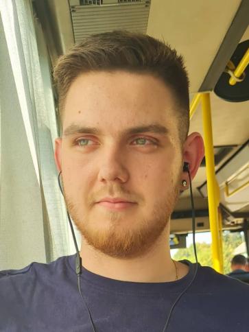 Alex, 20 éves beregdaróci társkereső férfi profil fotója