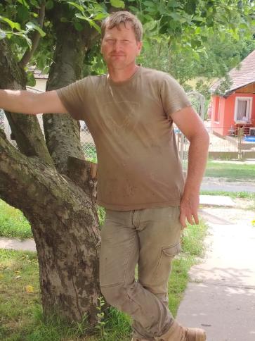 Jani, 44 éves szakályi társkereső férfi profil fotója