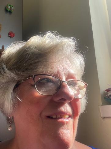 Marcsi, 73 éves szegedi társkereső nő profil fotója