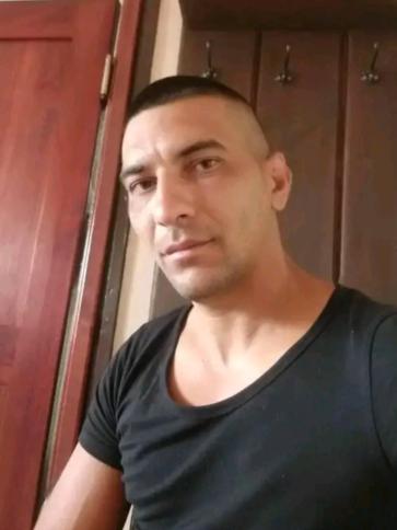 János, 35 éves tassi társkereső férfi profil fotója