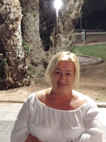Mercedes, 57 éves spanyolországi társkereső nő profil fotója Mercedes, 57 éves spanyolországi társkereső nő profil fotója