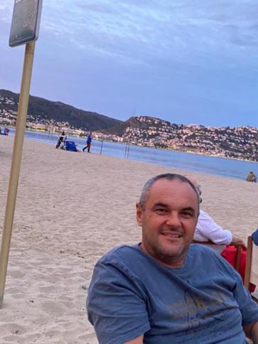 Istvan, 55 éves spanyolországi társkereső férfi profil fotója Istvan, 55 éves spanyolországi társkereső férfi profil fotója