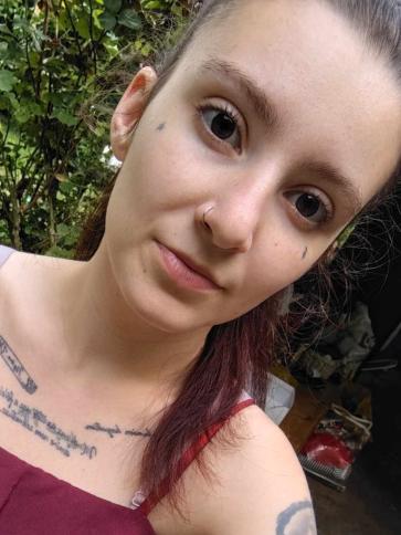 Niki, 24 éves balatonkenesei társkereső nő profil fotója