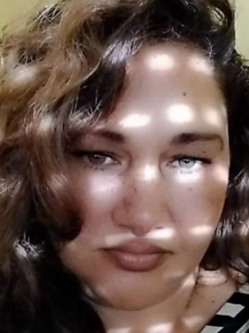 Izabella, 50 éves kazincbarcikai társkereső nő profil fotója Izabella, 50 éves kazincbarcikai társkereső nő profil fotója