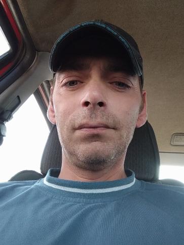Róbert, 49 éves kaposvári társkereső férfi profil fotója