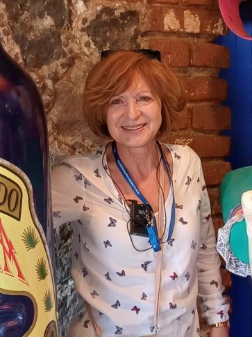Viola, 62 éves dunakeszi társkereső nő profil fotója Viola, 62 éves dunakeszi társkereső nő profil fotója