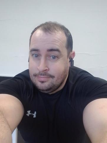 Zoli, 40 éves váci társkereső férfi profil fotója