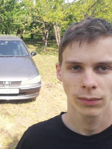 Oliver, 21 éves ráckeresztúri társkereső férfi profil fotója