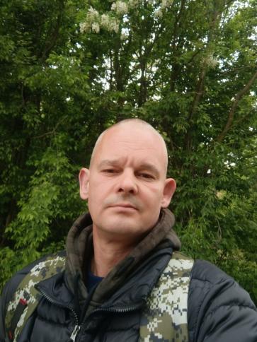 Laszlo, 43 éves szolnoki társkereső férfi profil fotója Laszlo, 43 éves szolnoki társkereső férfi profil fotója