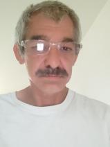 Sziasztok! György vagyok. Komoly kokadi párkereső nők jelentkezését várom.