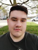 Sziasztok! Tibor vagyok. Komoly ajaki párkereső nők jelentkezését várom.