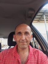 Sziasztok! József vagyok. Igényes ceglédi párkereső nőt keresek.