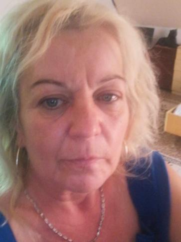 Szandi, 56 éves lepsényi társkereső nő profil fotója