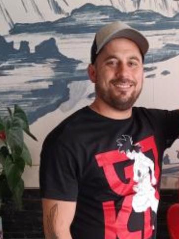 Zoli, 37 éves pécsi társkereső férfi profil fotója