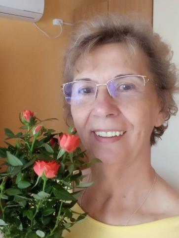 Zsuzsi, 71 éves szegedi társkereső nő profil fotója