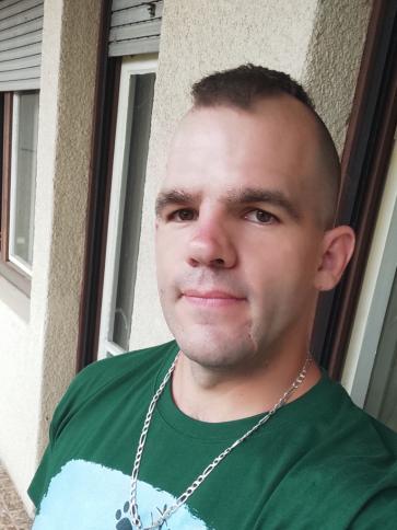 László, 35 éves noszlopi társkereső férfi profil fotója