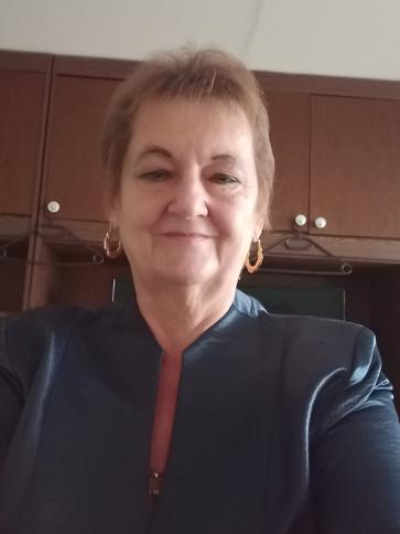Elza, 68 éves veszprémi társkereső nő profil fotója