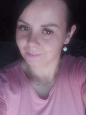 Anikó, 31 éves szlovákiai társkereső nő profil fotója Anikó, 31 éves szlovákiai társkereső nő profil fotója