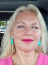 Sziasztok! Ildikó vagyok. Online egri randizni vágyó férfiak jelöljetek kedvencnek.