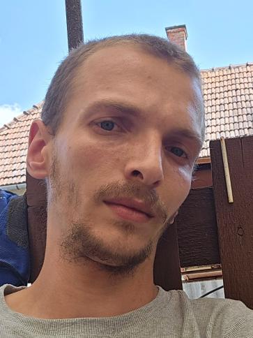 Tibor, 28 éves kiskunfélegyházi társkereső férfi profil fotója Tibor, 28 éves kiskunfélegyházi társkereső férfi profil fotója