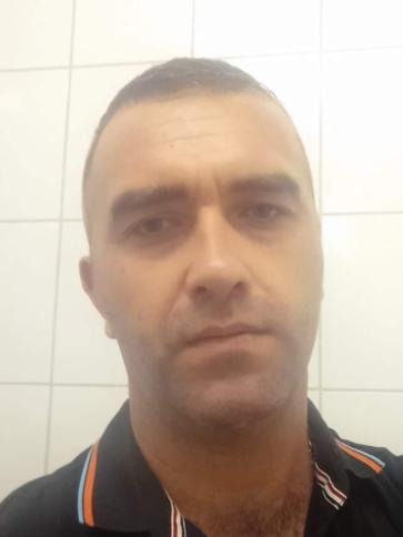 Róbert, 33 éves polgári társkereső férfi profil fotója Róbert, 33 éves polgári társkereső férfi profil fotója