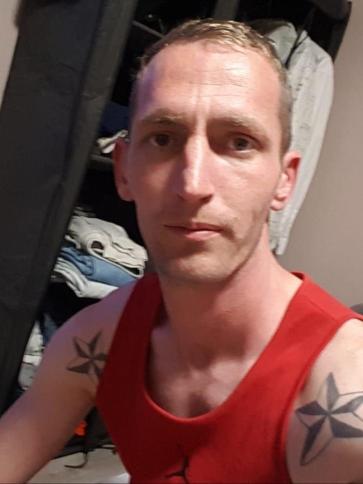 Zsolt, 33 éves Budapest IX. kerületi társkereső férfi profil fotója