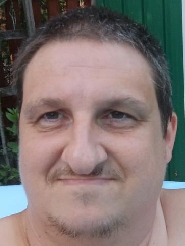 Dávid, 41 éves veresegyházi társkereső férfi profil fotója Dávid, 41 éves veresegyházi társkereső férfi profil fotója
