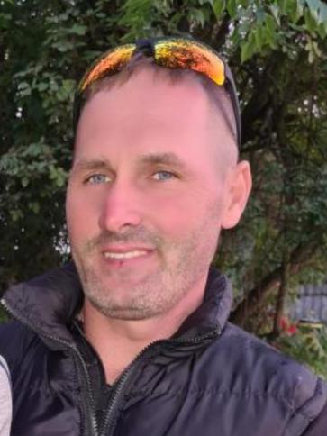 Tibor, 46 éves tápiógyörgyei társkereső férfi profil fotója