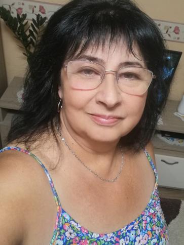 Ani, 63 éves békéscsabai társkereső nő profil fotója Ani, 63 éves békéscsabai társkereső nő profil fotója