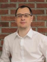 Sziasztok! Balázs vagyok. Komoly zalaegerszegi párkereső nők jelentkezését várom.