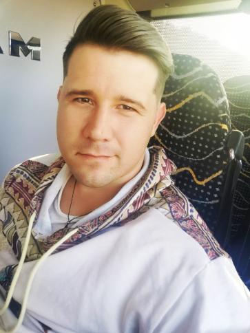 Krisztián, 31 éves érdi társkereső férfi profil fotója