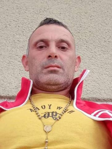 Zsolt, 50 éves hegyeshalomi társkereső férfi profil fotója